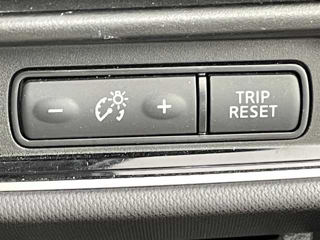 日産 セレナ X 千葉県 2022(令4)年 2.6万km ダイヤモンドブラック 全方位運転支援システム/・インテリジェント エマージェンシーブレーキ/・標識検知機能/・踏み間違い衝突防止アシスト/・車線逸脱防止支援システム/・車線逸脱警報/・後側方衝突防止支援システム/・後側方車両検知警報/・後退時車両検知警報/・前方衝突予測警報/純正7インチメモリーナビ/・Bluetooth/・フルセグTV/・CD/・バックカメラ/両側イージークローザードア/スマートキー/ETC