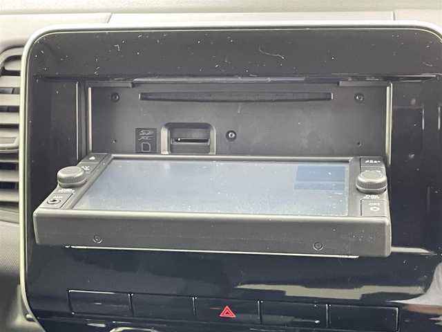 日産 セレナ X 千葉県 2022(令4)年 2.6万km ダイヤモンドブラック 全方位運転支援システム/・インテリジェント エマージェンシーブレーキ/・標識検知機能/・踏み間違い衝突防止アシスト/・車線逸脱防止支援システム/・車線逸脱警報/・後側方衝突防止支援システム/・後側方車両検知警報/・後退時車両検知警報/・前方衝突予測警報/純正7インチメモリーナビ/・Bluetooth/・フルセグTV/・CD/・バックカメラ/両側イージークローザードア/スマートキー/ETC