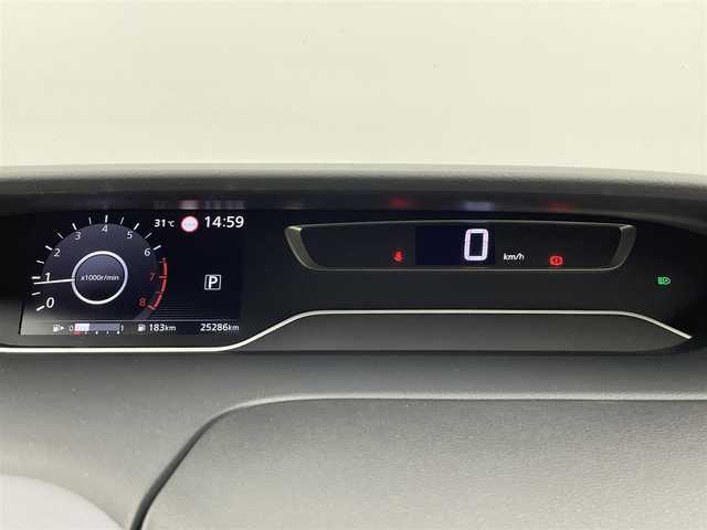 日産 セレナ X 千葉県 2022(令4)年 2.6万km ダイヤモンドブラック 全方位運転支援システム/・インテリジェント エマージェンシーブレーキ/・標識検知機能/・踏み間違い衝突防止アシスト/・車線逸脱防止支援システム/・車線逸脱警報/・後側方衝突防止支援システム/・後側方車両検知警報/・後退時車両検知警報/・前方衝突予測警報/純正7インチメモリーナビ/・Bluetooth/・フルセグTV/・CD/・バックカメラ/両側イージークローザードア/スマートキー/ETC