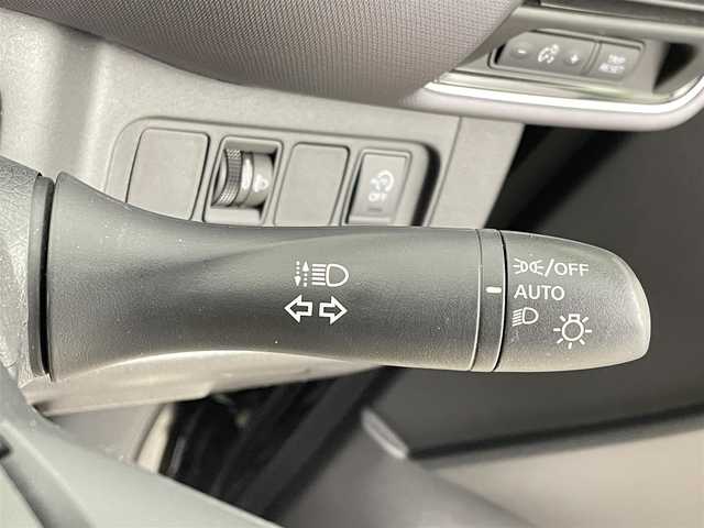 日産 セレナ X 千葉県 2022(令4)年 2.6万km ダイヤモンドブラック 全方位運転支援システム/・インテリジェント エマージェンシーブレーキ/・標識検知機能/・踏み間違い衝突防止アシスト/・車線逸脱防止支援システム/・車線逸脱警報/・後側方衝突防止支援システム/・後側方車両検知警報/・後退時車両検知警報/・前方衝突予測警報/純正7インチメモリーナビ/・Bluetooth/・フルセグTV/・CD/・バックカメラ/両側イージークローザードア/スマートキー/ETC