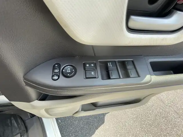 ホンダ Ｎ ＢＯＸ G L ホンダセンシング 岡山県 2020(令2)年 13.4万km プラチナホワイトパール (株)IDOMが運営する【じしゃロン岡山店】の自社ローン専用車両になります。こちらは現金またはオートローンご利用時の価格です。自社ローンご希望の方は別途その旨お申付け下さい/・社外ナビゲーション/・片側電動スライドドア/・バックカメラ/・ＥＴＣ