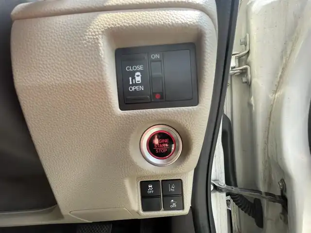 ホンダ Ｎ ＢＯＸ G L ホンダセンシング 岡山県 2020(令2)年 13.4万km プラチナホワイトパール (株)IDOMが運営する【じしゃロン岡山店】の自社ローン専用車両になります。こちらは現金またはオートローンご利用時の価格です。自社ローンご希望の方は別途その旨お申付け下さい/・社外ナビゲーション/・片側電動スライドドア/・バックカメラ/・ＥＴＣ