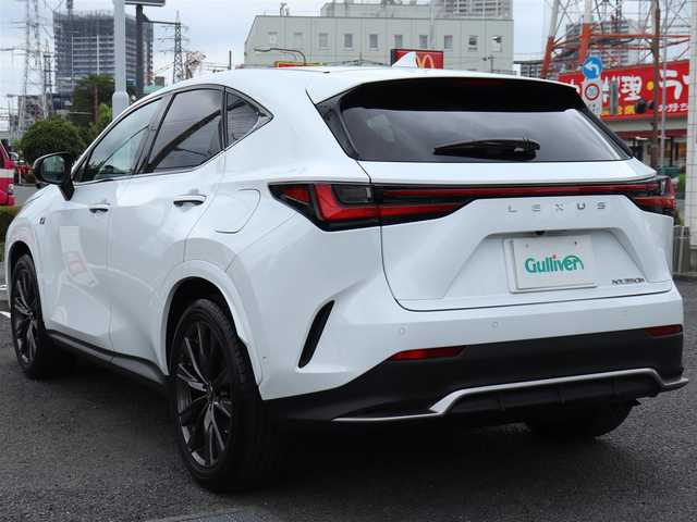 レクサス ＮＸ 350h Fスポーツ 兵庫県 2022(令4)年 1.7万km ホワイトノーヴァガラスフレーク ワンオーナー/パノラマルーフ/前後ドラレコ/セーフティシステムプラス/14インチディスプレイオーディオ/20インチAW235/50/赤黒コンビシート/パワーシート/ポジションメモリ/パノラミックビューモニターセット/フロントドアカーテシーランプ/ETC2.0/クルーズコントロール/AC100V/100Wアクセサリーコンセント/3眼フルLEDヘッドランプ/「LEXUS」ロゴ入りオレンジブレーキキャリパー/おくだけ充電/保証書/記録簿（R6.7）