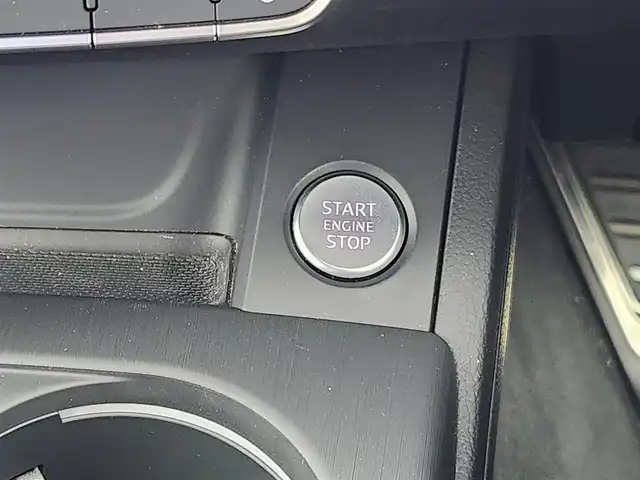 アウディ Ａ４ 45TFSIクワトロスポーツ 愛知県 2019(令1)年 1.5万km デイトナグレーパールエフェクト ナビ　/Ａｐｐｌｅ　ＣａｒＰｌａｙ　/全方位カメラ　/ハーフレザー　/パワーシート　/シートヒーター　/ＥＴＣ２．０　/ＢＳＭ　/ＵＳＢ　/クルコン　/パドルシフト　/前後ドラレコ　/ソナー　/ＬＥＤ　/保証書　/取説　/記録簿