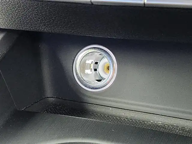 アウディ Ａ４ 45TFSIクワトロスポーツ 愛知県 2019(令1)年 1.5万km デイトナグレーパールエフェクト ナビ　/Ａｐｐｌｅ　ＣａｒＰｌａｙ　/全方位カメラ　/ハーフレザー　/パワーシート　/シートヒーター　/ＥＴＣ２．０　/ＢＳＭ　/ＵＳＢ　/クルコン　/パドルシフト　/前後ドラレコ　/ソナー　/ＬＥＤ　/保証書　/取説　/記録簿