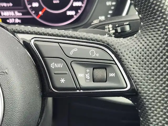 アウディ Ａ４ 45TFSIクワトロスポーツ 愛知県 2019(令1)年 1.5万km デイトナグレーパールエフェクト ナビ　/Ａｐｐｌｅ　ＣａｒＰｌａｙ　/全方位カメラ　/ハーフレザー　/パワーシート　/シートヒーター　/ＥＴＣ２．０　/ＢＳＭ　/ＵＳＢ　/クルコン　/パドルシフト　/前後ドラレコ　/ソナー　/ＬＥＤ　/保証書　/取説　/記録簿