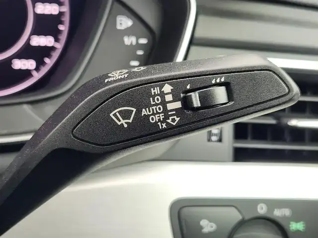 アウディ Ａ４ 45TFSIクワトロスポーツ 愛知県 2019(令1)年 1.5万km デイトナグレーパールエフェクト ナビ　/Ａｐｐｌｅ　ＣａｒＰｌａｙ　/全方位カメラ　/ハーフレザー　/パワーシート　/シートヒーター　/ＥＴＣ２．０　/ＢＳＭ　/ＵＳＢ　/クルコン　/パドルシフト　/前後ドラレコ　/ソナー　/ＬＥＤ　/保証書　/取説　/記録簿