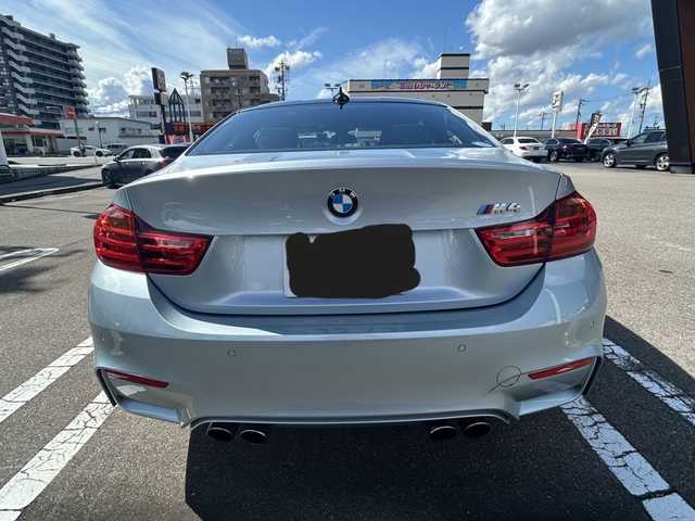 ＢＭＷ Ｍ４ クーペ 富山県 2016(平28)年 4.5万km シルバー 純正HDDナビ/リアカメラ/フルセグ/Bluetooth/HUD/衝突警告/インテリジェントセーフティー/車線逸脱警告/Mドライブセレクト/社外19インチAW/カーボンインテリアトリム/カーボンステアリング/黒本革シート/ミラー一体型ETC/パドルシフト/コンフォートアクセス/LEDヘッドライト/オートライト/ドラレコ（F）