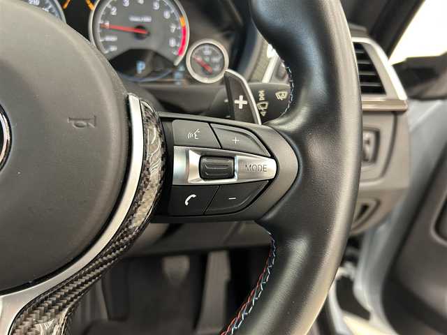 ＢＭＷ Ｍ４ クーペ 富山県 2016(平28)年 4.5万km シルバー 純正HDDナビ/リアカメラ/フルセグ/Bluetooth/HUD/衝突警告/インテリジェントセーフティー/車線逸脱警告/Mドライブセレクト/社外19インチAW/カーボンインテリアトリム/カーボンステアリング/黒本革シート/ミラー一体型ETC/パドルシフト/コンフォートアクセス/LEDヘッドライト/オートライト/ドラレコ（F）