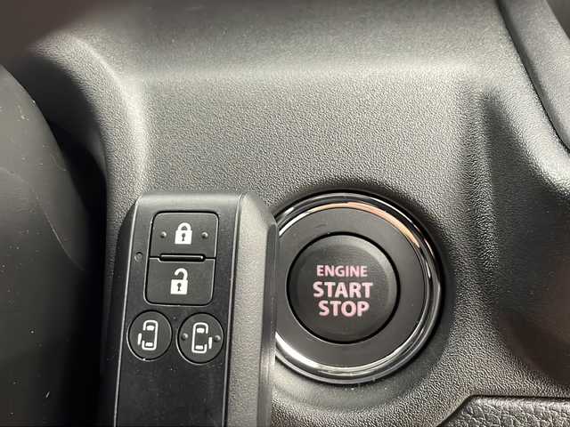 スズキ ソリオ HV MZ 秋田県 2025(令7)年 0.1千km キャラバンアイボリーパールM / ガンメタリック2トーン ４WD/メモリ純正ナビ(Bluetooth/CD/DVD/フルセグ)/全方位カメラ/両側パワースライドドア/前席シートヒーター/前後コーナーセンサー/アイドリングストップ/レーンキープアシスト/クルーズコントロール/車線逸脱警報/クリアランスソナー/オートマチックハイビーム/衝突被害軽減システム/横滑り防止装置/純正AW/サンシュード/LEDヘッドライト/スマートキー/スペアキー