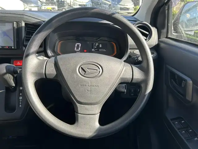 ダイハツ ミラ イース L SAⅢ 東京都 2018(平30)年 1.9万km ホワイト 【(株)IDOMが運営する【じしゃロン昭島店】の自社ローン対象車両になります。こちらは現金ご利用時の価格です。自社ローンご希望の方は別途その旨お申付け下さい。】/社外ナビ/Bluetooth/ワンオーナー/19000km/コーナーセンサー/AUTOライト/ドアバイザー/アイドリングストップ