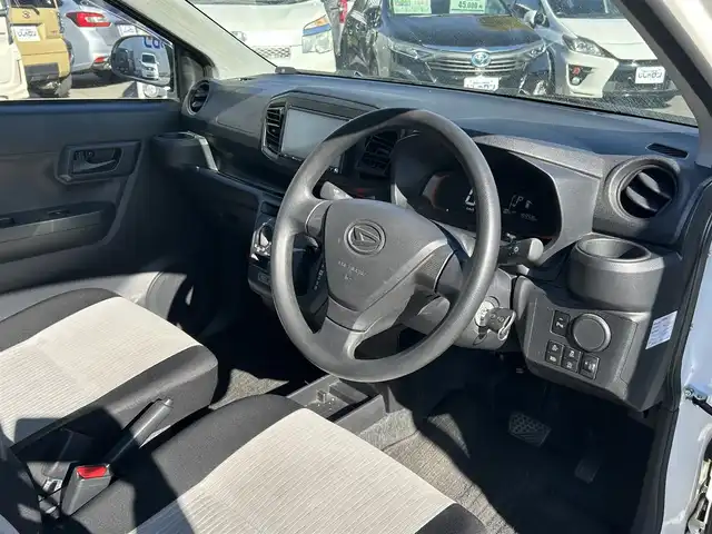 ダイハツ ミラ イース L SAⅢ 東京都 2018(平30)年 1.9万km ホワイト 【(株)IDOMが運営する【じしゃロン昭島店】の自社ローン対象車両になります。こちらは現金ご利用時の価格です。自社ローンご希望の方は別途その旨お申付け下さい。】/社外ナビ/Bluetooth/ワンオーナー/19000km/コーナーセンサー/AUTOライト/ドアバイザー/アイドリングストップ