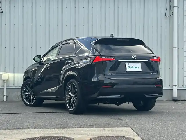 レクサス ＮＸ 300h Fスポーツ 山形県 2015(平27)年 8.6万km グラファイトブラックガラスフレーク 衝突被害軽減システム/純正SDナビ/　　【CD　DVD　BT　フルセグ　USB　AUX　MSV】/全周囲カメラ/パワーバックドア/レーダークルーズコントロール/LEDオートライト/レザーシート/パワーシート/エアシート/シートヒーター/純正20インチアルミホイール/ドライブレコーダー/コーナーセンサー/ステアリングヒーター/ブラインドスポットモニター/ステアリングスイッチ/スマートキー/ETC