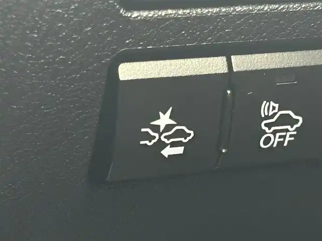 レクサス ＮＸ 300h Fスポーツ 山形県 2015(平27)年 8.6万km グラファイトブラックガラスフレーク 衝突被害軽減システム/純正SDナビ/　　【CD　DVD　BT　フルセグ　USB　AUX　MSV】/全周囲カメラ/パワーバックドア/レーダークルーズコントロール/LEDオートライト/レザーシート/パワーシート/エアシート/シートヒーター/純正20インチアルミホイール/ドライブレコーダー/コーナーセンサー/ステアリングヒーター/ブラインドスポットモニター/ステアリングスイッチ/スマートキー/ETC