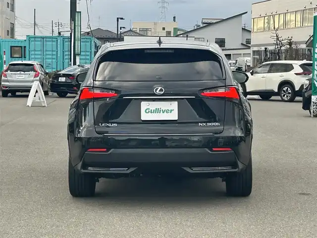 レクサス ＮＸ 300h Fスポーツ 山形県 2015(平27)年 8.6万km グラファイトブラックガラスフレーク 衝突被害軽減システム/純正SDナビ/　　【CD　DVD　BT　フルセグ　USB　AUX　MSV】/全周囲カメラ/パワーバックドア/レーダークルーズコントロール/LEDオートライト/レザーシート/パワーシート/エアシート/シートヒーター/純正20インチアルミホイール/ドライブレコーダー/コーナーセンサー/ステアリングヒーター/ブラインドスポットモニター/ステアリングスイッチ/スマートキー/ETC