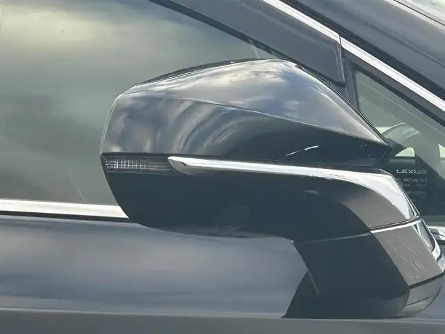 レクサス ＮＸ 300h Fスポーツ 山形県 2015(平27)年 8.6万km グラファイトブラックガラスフレーク 衝突被害軽減システム/純正SDナビ/　　【CD　DVD　BT　フルセグ　USB　AUX　MSV】/全周囲カメラ/パワーバックドア/レーダークルーズコントロール/LEDオートライト/レザーシート/パワーシート/エアシート/シートヒーター/純正20インチアルミホイール/ドライブレコーダー/コーナーセンサー/ステアリングヒーター/ブラインドスポットモニター/ステアリングスイッチ/スマートキー/ETC