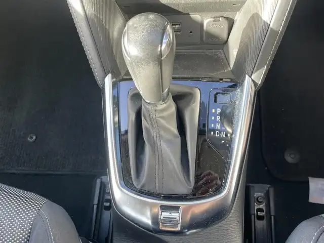 マツダ デミオ 13S ツーリング 島根県 2018(平30)年 7.2万km スノーフレイクホワイトパールマイカ 純正SDナビ　/フルセグTV　/DVD再生　/Bluetooth接続　/バックカメラ　/前後ドライブレコーダー　/ビルトインETC　/アイドリングストップ　/衝突軽減ブレーキ　/ヘッドアップディスプレイ　/前席シートヒーター　/デジタルインナーミラー/スマートキー/プッシュスタート/純正LEDヘッドライト　/純正１５インチアルミホイール/純正フロアマット