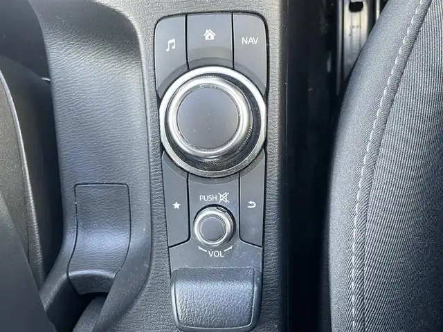 マツダ デミオ 13S ツーリング 島根県 2018(平30)年 7.2万km スノーフレイクホワイトパールマイカ 純正SDナビ　/フルセグTV　/DVD再生　/Bluetooth接続　/バックカメラ　/前後ドライブレコーダー　/ビルトインETC　/アイドリングストップ　/衝突軽減ブレーキ　/ヘッドアップディスプレイ　/前席シートヒーター　/デジタルインナーミラー/スマートキー/プッシュスタート/純正LEDヘッドライト　/純正１５インチアルミホイール/純正フロアマット