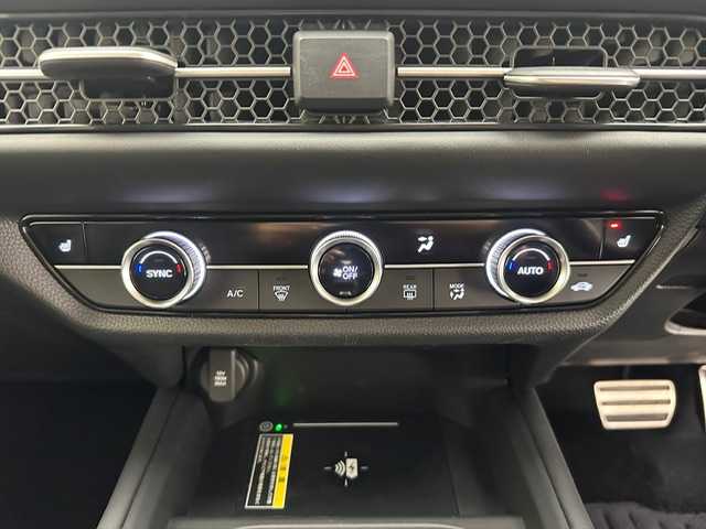 ホンダ ＺＲ－Ｖ 兵庫県 2022(令4)年 1.1万km プラチナホワイトパール 純正メモリナビ(Bluetooth/USB/フルセグ/スマートフォン連携)/全方位カメラ/BOSEサウンド/パドルシフト/レザーシート/パワーシート/シートヒーター/パワーバックドア/ワイヤレス充電/追従型クルーズコントロール/ブラインドスポットモニター/ステアリングヒーター/純正18インチアルミホイール/純正フロアマット/コーナーセンサー/ビルトインETC