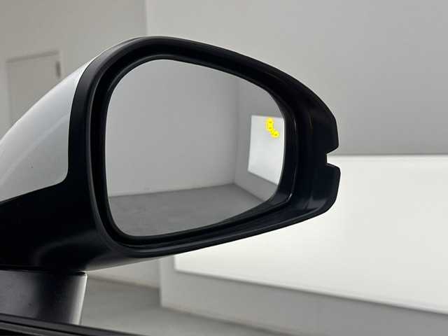 ホンダ ＺＲ－Ｖ 兵庫県 2022(令4)年 1.1万km プラチナホワイトパール 純正メモリナビ(Bluetooth/USB/フルセグ/スマートフォン連携)/全方位カメラ/BOSEサウンド/パドルシフト/レザーシート/パワーシート/シートヒーター/パワーバックドア/ワイヤレス充電/追従型クルーズコントロール/ブラインドスポットモニター/ステアリングヒーター/純正18インチアルミホイール/純正フロアマット/コーナーセンサー/ビルトインETC