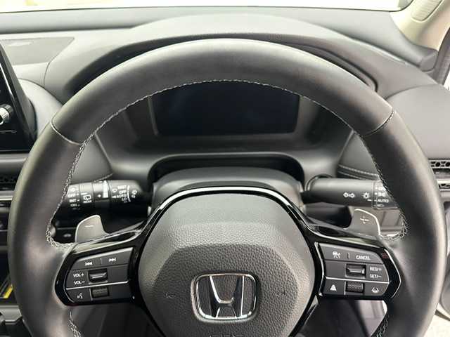ホンダ ＺＲ－Ｖ 兵庫県 2022(令4)年 1.1万km プラチナホワイトパール 純正メモリナビ(Bluetooth/USB/フルセグ/スマートフォン連携)/全方位カメラ/BOSEサウンド/パドルシフト/レザーシート/パワーシート/シートヒーター/パワーバックドア/ワイヤレス充電/追従型クルーズコントロール/ブラインドスポットモニター/ステアリングヒーター/純正18インチアルミホイール/純正フロアマット/コーナーセンサー/ビルトインETC