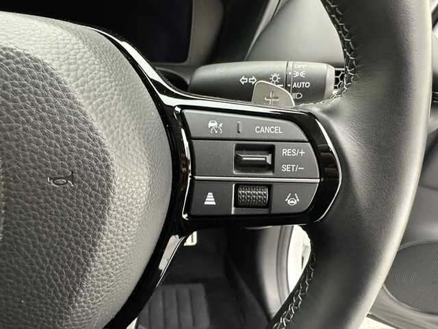 ホンダ ＺＲ－Ｖ 兵庫県 2022(令4)年 1.1万km プラチナホワイトパール 純正メモリナビ(Bluetooth/USB/フルセグ/スマートフォン連携)/全方位カメラ/BOSEサウンド/パドルシフト/レザーシート/パワーシート/シートヒーター/パワーバックドア/ワイヤレス充電/追従型クルーズコントロール/ブラインドスポットモニター/ステアリングヒーター/純正18インチアルミホイール/純正フロアマット/コーナーセンサー/ビルトインETC