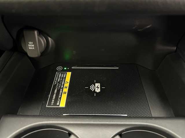 ホンダ ＺＲ－Ｖ 兵庫県 2022(令4)年 1.1万km プラチナホワイトパール 純正メモリナビ(Bluetooth/USB/フルセグ/スマートフォン連携)/全方位カメラ/BOSEサウンド/パドルシフト/レザーシート/パワーシート/シートヒーター/パワーバックドア/ワイヤレス充電/追従型クルーズコントロール/ブラインドスポットモニター/ステアリングヒーター/純正18インチアルミホイール/純正フロアマット/コーナーセンサー/ビルトインETC