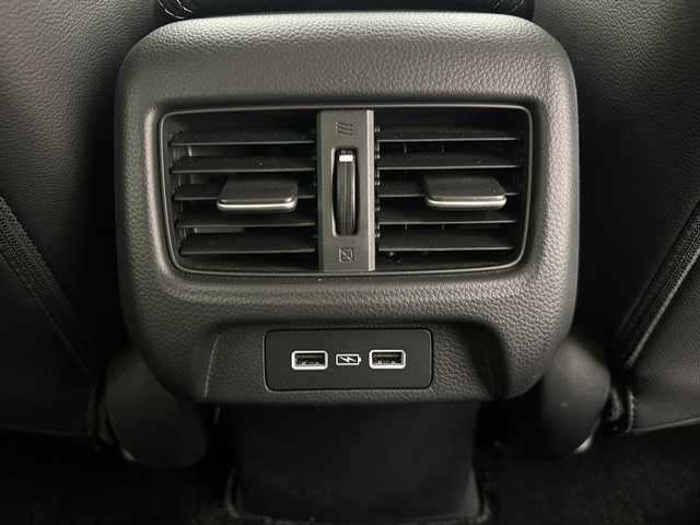 ホンダ ＺＲ－Ｖ 兵庫県 2022(令4)年 1.1万km プラチナホワイトパール 純正メモリナビ(Bluetooth/USB/フルセグ/スマートフォン連携)/全方位カメラ/BOSEサウンド/パドルシフト/レザーシート/パワーシート/シートヒーター/パワーバックドア/ワイヤレス充電/追従型クルーズコントロール/ブラインドスポットモニター/ステアリングヒーター/純正18インチアルミホイール/純正フロアマット/コーナーセンサー/ビルトインETC