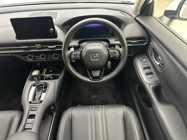 ホンダ ＺＲ－Ｖ 兵庫県 2022(令4)年 1.1万km プラチナホワイトパール 純正メモリナビ(Bluetooth/USB/フルセグ/スマートフォン連携)/全方位カメラ/BOSEサウンド/パドルシフト/レザーシート/パワーシート/シートヒーター/パワーバックドア/ワイヤレス充電/追従型クルーズコントロール/ブラインドスポットモニター/ステアリングヒーター/純正18インチアルミホイール/純正フロアマット/コーナーセンサー/ビルトインETC