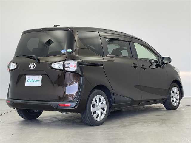 トヨタ シエンタ G 埼玉県 2017(平29)年 4.9万km ヴィンテージブラウンパールクリスタルシャイン 純正7インチナビ　（NSZT-W66T）/　フルセグTV　CD/DVD/SD/Bluetooth/ワンオーナー/プッシュスタート/ステアリングスイッチ/バックカメラ/両側パワースライドドア/ETC/3列シート/アイドリングストップ/オートマチックハイビーム/プリクラッシュセーフティ/ビークルスタビリティコントロール/レーンディパーチャーアラート/純正フロアマット
