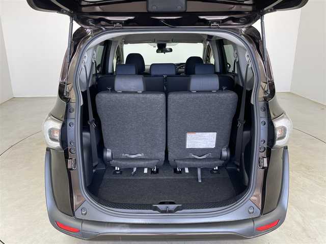 トヨタ シエンタ G 埼玉県 2017(平29)年 4.9万km ヴィンテージブラウンパールクリスタルシャイン 純正7インチナビ　（NSZT-W66T）/　フルセグTV　CD/DVD/SD/Bluetooth/ワンオーナー/プッシュスタート/ステアリングスイッチ/バックカメラ/両側パワースライドドア/ETC/3列シート/アイドリングストップ/オートマチックハイビーム/プリクラッシュセーフティ/ビークルスタビリティコントロール/レーンディパーチャーアラート/純正フロアマット