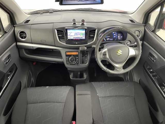 スズキ ワゴンＲ スティングレー X 福岡県 2015(平27)年 7.5万km フェニックスレッドパール 社外ナビ（Ｂｌｕｅｔｏｏｔｈ，フルセグＴＶ）　/ＥＴＣ　/デジタルミラー型ドラレコ　/衝突軽減ブレーキ　/横滑り防止装置　/アイドリングストップ　/シートヒーター　/純正フロアマット　/純正１４インチアルミホイール