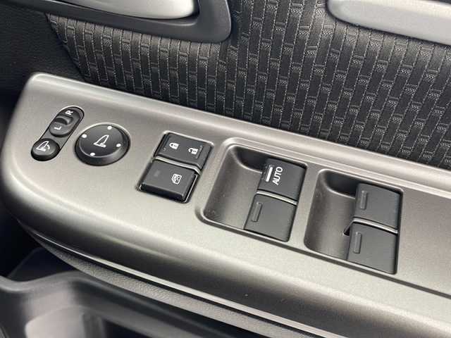 ホンダ ステップワゴン スパーダ eHEV G ホンダS 千葉県 2020(令2)年 3.8万km プラチナホワイトパール わくわくゲート/Honda SENSING/衝突軽減ブレーキ/誤発進抑制機能/歩行者事故低減ステアリング/路外逸脱抑制機能/渋滞追従機能/LKAS車線維持支援システム/先行車発進お知らせ機能/標識認識機能/両側パワースライドドア/純正ディスプレイオーディオ/Bluetooth接続/バックカメラ/ビルトインETC/スマートキー/LEDヘッドライト