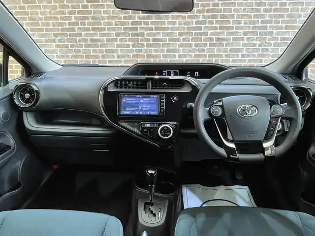 トヨタ アクア S スタイルブラック 岩手県 2018(平30)年 9.8万km ダークブルーマイカ ワンオーナー/トヨタセーフティセンスC/プリクラッシュセーフティ/レーンディパーチャーアラート/オートマチックハイビーム/先行車発進告知機能/横滑り防止装置/オートライト/ヘッドライトレベライザー/純正ナビ/（CD/ワンセグ/SD/AUX/Bluetooth）/ステアリングスイッチ/バックカメラ/ドライブレコーダー/ETC/オートエアコン/15インチスチールホイール　純正ホイールキャップ