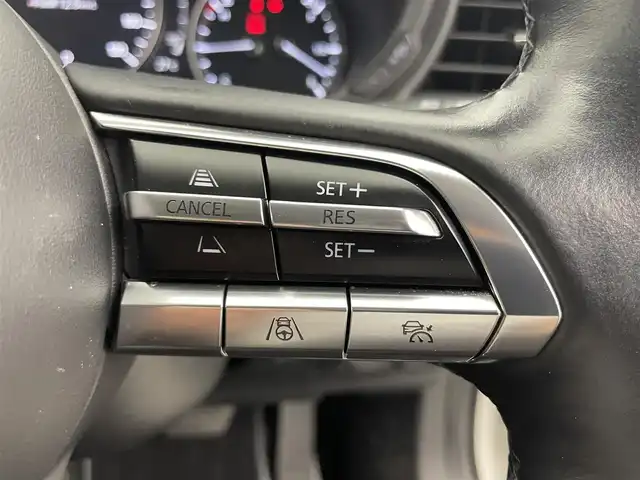 マツダ ＣＸ－３０ XD Lパッケージ 富山県 2021(令3)年 4.9万km スノーフレイクホワイトパールマイカ 純正ナビ（AM/FM/BT/USB/HDMI）/バックカメラ/ドライブレコーダー/ETC/ブラインドスポットモニター/ヘッドアップディスプレイ/レザーシート/D席パワーシート/D席メモリシート/シートヒーター/ハンドルヒーター/衝突被害軽減システム/レーダークルーズコントロール/レーンキープアシスト/コーナーセンサー/横滑り防止装置/アイドリングストップ/純正アルミホイール/純正フロアマット/オートLEDライト/オートホールド付電子パーキング/革巻きステアリング/ステアリングスイッチ/パドルシフト