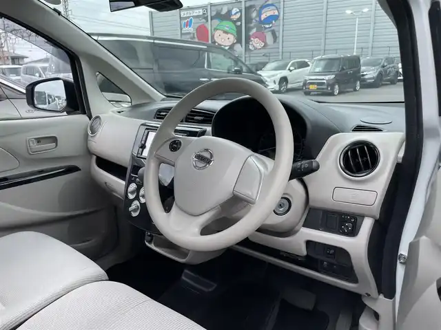 日産 デイズ J 滋賀県 2018(平30)年 4.7万km ホワイト 純正７インチナビ/・フルセグTV・Bluetooth・CD・DVD/バックカメラ/ドライブレコーダー/ETC/衝突軽減機能/横滑り防止機能/電動格納ミラー/エアコン