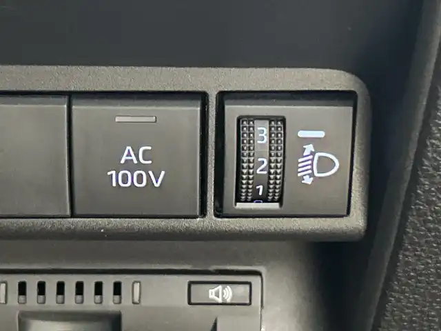トヨタ アクア X 愛知県 2021(令3)年 2.1万km クリアベージュメタリック 禁煙車/純正8インチディスプレイオーディオ/（Bluetooth・AppleCarplay・AndroidAuto）/全方位カメラ/AC100V電源/トヨタセフティセンス/・衝突軽減ブレーキ/・レーンキープアシスト/・クリアランスソナー/・オートマチックハイビ/・追従式クルーズコントロール/ブラインドスポットモニター/ビルトインETC/LEDヘッドライト/社外フロアマット/スペアキー/プッシュスタート