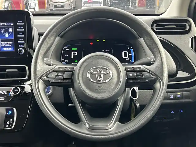 トヨタ アクア X 愛知県 2021(令3)年 2.1万km クリアベージュメタリック 禁煙車/純正8インチディスプレイオーディオ/（Bluetooth・AppleCarplay・AndroidAuto）/全方位カメラ/AC100V電源/トヨタセフティセンス/・衝突軽減ブレーキ/・レーンキープアシスト/・クリアランスソナー/・オートマチックハイビ/・追従式クルーズコントロール/ブラインドスポットモニター/ビルトインETC/LEDヘッドライト/社外フロアマット/スペアキー/プッシュスタート