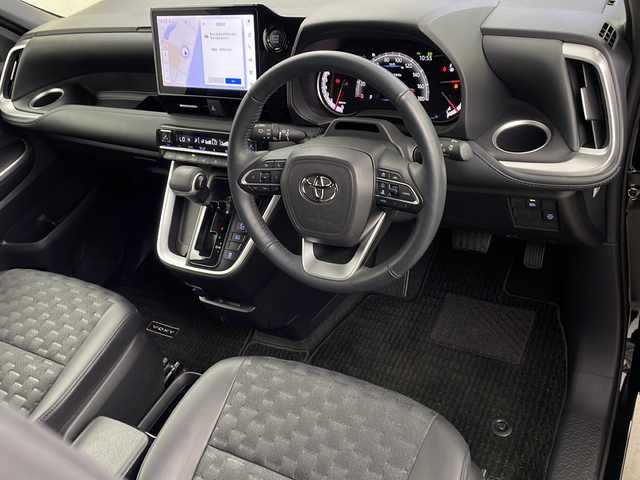 トヨタ ヴォクシー S－Z 鹿児島県 2024(令6)年 2万km アティチュードブラックマイカ Toyota Safety Sense/純正10型ディスプレィオーディオ/ナビ Bluetooth DVD再生可/全方位カメラ/純正14型フリップダウンモニター /両側電動スライドドア/レーダークルーズコントロール/ブラインドスポットモニター/ハーフレザーシート/前席シートヒーター /ステアリングヒーター/ステアリングスイッチ/LEDヘッドライト/オートライトコントロール/純正17インチアルミホイール/スマートキー×2/エンジンプッシュスタート/保証書/取扱説明書