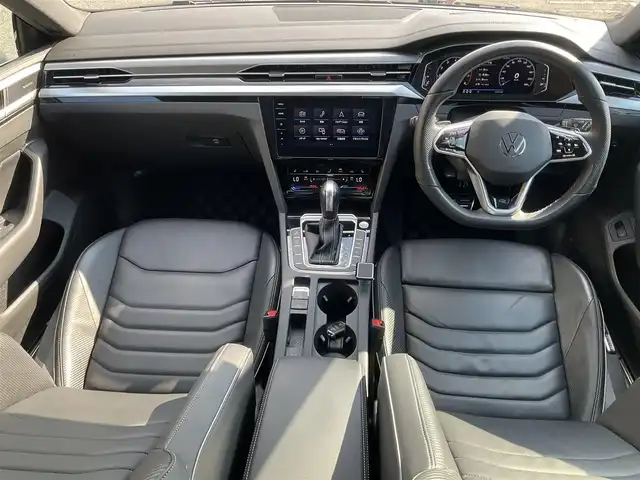 フォルクスワーゲン ＶＷ アルテオン SB TSI 4モーション Rラインアドバンス 滋賀県 2022(令4)年 3.6万km 黒 車検令和9年6月まで/2リッター直列4気筒ターボ/ 4MOTION（フルタイム4輪駆動）/純正20インチアルミホイール/ラグジュアリーパッケージ/・プレミアムサウンドシステム”Harman Kardon”/・電動パノラマスライディングルーフ/LEDヘッドライト/純正ナビゲーションシステム/・Bluetooth/・FM/・USBポート/R-Line専用ナパレザーシート/・前席パワーシート/・全席シートヒーター/R-Line専用ステアリング/パワーバックドア/スペアキー/取扱説明書