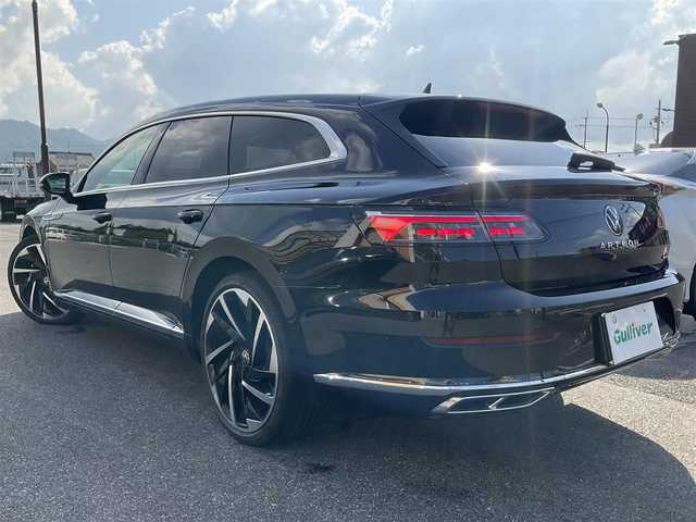 フォルクスワーゲン ＶＷ アルテオン SB TSI 4モーション Rラインアドバンス 滋賀県 2022(令4)年 3.6万km 黒 車検令和9年6月まで/2リッター直列4気筒ターボ/ 4MOTION（フルタイム4輪駆動）/純正20インチアルミホイール/ラグジュアリーパッケージ/・プレミアムサウンドシステム”Harman Kardon”/・電動パノラマスライディングルーフ/LEDヘッドライト/純正ナビゲーションシステム/・Bluetooth/・FM/・USBポート/R-Line専用ナパレザーシート/・前席パワーシート/・全席シートヒーター/R-Line専用ステアリング/パワーバックドア/スペアキー/取扱説明書