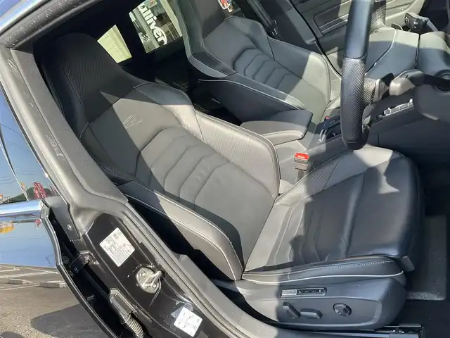 フォルクスワーゲン ＶＷ アルテオン SB TSI 4モーション Rラインアドバンス 滋賀県 2022(令4)年 3.6万km 黒 車検令和9年6月まで/2リッター直列4気筒ターボ/ 4MOTION（フルタイム4輪駆動）/純正20インチアルミホイール/ラグジュアリーパッケージ/・プレミアムサウンドシステム”Harman Kardon”/・電動パノラマスライディングルーフ/LEDヘッドライト/純正ナビゲーションシステム/・Bluetooth/・FM/・USBポート/R-Line専用ナパレザーシート/・前席パワーシート/・全席シートヒーター/R-Line専用ステアリング/パワーバックドア/スペアキー/取扱説明書