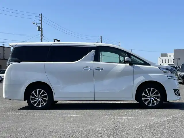 トヨタ ヴェルファイア VL 道央・札幌 2017(平29)年 11.4万km ホワイトパールクリスタルシャイン ４ＷＤ/寒冷地仕様/純正ナビ/【ＣＤ／ＤＶＤ／ＢＤ／ＳＤ／ＵＳＢ／フルセグＴＶ】/ＪＢＬプレミアムサウンド/純正フリップダウンモニター/バックカメラ／全方位カメラ/ブレーキアシスト/インテリジェントクリアランスソナー/レーダークルーズコントロール/オートハイビーム/オートライト/ＬＥＤ/フォグランプ/リアフォグランプ/ウィンカーミラー/フロントワイパーデアイサー/コンビステアリング/ステアリングヒーター/ステアリングスイッチ/レインセンサー/前席シートヒーター/全席パワーシート/セカンドシートＡＣ１００Ｖ差込口あり/運転席シートメモリ/パワーバックドア/オートブレーキホールド/横滑り防止装置/オート電動格納ミラー/プッシュスタート/ナノイー/スマートキー/純正エンジンスターター/純正フロアマット/新車時保証書/ビルトインＥＴＣ