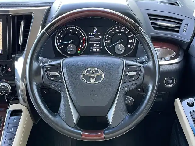 トヨタ ヴェルファイア VL 道央・札幌 2017(平29)年 11.4万km ホワイトパールクリスタルシャイン ４ＷＤ/寒冷地仕様/純正ナビ/【ＣＤ／ＤＶＤ／ＢＤ／ＳＤ／ＵＳＢ／フルセグＴＶ】/ＪＢＬプレミアムサウンド/純正フリップダウンモニター/バックカメラ／全方位カメラ/ブレーキアシスト/インテリジェントクリアランスソナー/レーダークルーズコントロール/オートハイビーム/オートライト/ＬＥＤ/フォグランプ/リアフォグランプ/ウィンカーミラー/フロントワイパーデアイサー/コンビステアリング/ステアリングヒーター/ステアリングスイッチ/レインセンサー/前席シートヒーター/全席パワーシート/セカンドシートＡＣ１００Ｖ差込口あり/運転席シートメモリ/パワーバックドア/オートブレーキホールド/横滑り防止装置/オート電動格納ミラー/プッシュスタート/ナノイー/スマートキー/純正エンジンスターター/純正フロアマット/新車時保証書/ビルトインＥＴＣ