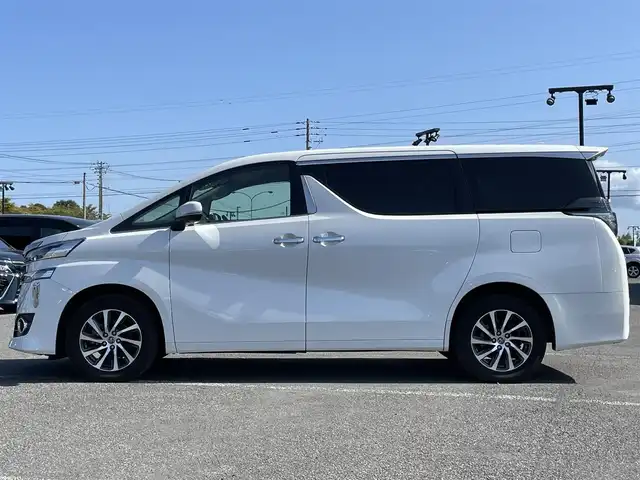 トヨタ ヴェルファイア VL 道央・札幌 2017(平29)年 11.4万km ホワイトパールクリスタルシャイン ４ＷＤ/寒冷地仕様/純正ナビ/【ＣＤ／ＤＶＤ／ＢＤ／ＳＤ／ＵＳＢ／フルセグＴＶ】/ＪＢＬプレミアムサウンド/純正フリップダウンモニター/バックカメラ／全方位カメラ/ブレーキアシスト/インテリジェントクリアランスソナー/レーダークルーズコントロール/オートハイビーム/オートライト/ＬＥＤ/フォグランプ/リアフォグランプ/ウィンカーミラー/フロントワイパーデアイサー/コンビステアリング/ステアリングヒーター/ステアリングスイッチ/レインセンサー/前席シートヒーター/全席パワーシート/セカンドシートＡＣ１００Ｖ差込口あり/運転席シートメモリ/パワーバックドア/オートブレーキホールド/横滑り防止装置/オート電動格納ミラー/プッシュスタート/ナノイー/スマートキー/純正エンジンスターター/純正フロアマット/新車時保証書/ビルトインＥＴＣ