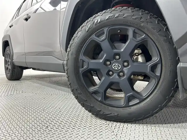 トヨタ ＲＡＶ４ アドベンチャー オフロードPKG 大阪府 2022(令4)年 3.9万km グレーメタリック 黒革シート 純正ディスプレイオーディオ バックカメラ デジタルインナーミラー パワーシート/ヒーター/エアコン ステアリングヒーター 電動リアゲート レーダーC 衝突軽減ブレーキ レーンアシスト ブラインドSM