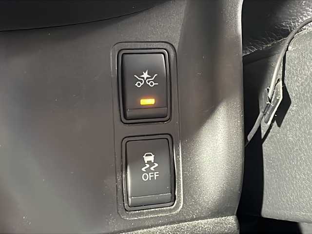 日産 セレナ ハイウェイスター Vセレクション 沖縄県 2017(平29)年 6.1万km ダイヤモンドブラック 禁煙車/純正９インチナビ/【ＣＤ／ＤＶＤ／フルセグＴＶ／Ｂｌｕｅｔｏｏｔｈ】/アラウンドビューカメラ/フリップダウンモニター/両側パワースライド/前方ドライブレコーダー/純正１６インチアルミ/ステアリングリモコン/コーナーセンサー/ＥＴＣ/スマートキー/プッシュスタート/ＵＳＢ/セーフティパックA/・SRSカーテンエアバッグシステム/・イドエアバッグシステム/・踏み間違い衝突防止アシスト/・インテリジェントパーキングアシスト