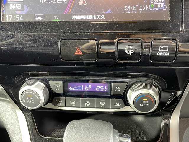 日産 セレナ ハイウェイスター Vセレクション 沖縄県 2017(平29)年 6.1万km ダイヤモンドブラック 禁煙車/純正９インチナビ/【ＣＤ／ＤＶＤ／フルセグＴＶ／Ｂｌｕｅｔｏｏｔｈ】/アラウンドビューカメラ/フリップダウンモニター/両側パワースライド/前方ドライブレコーダー/純正１６インチアルミ/ステアリングリモコン/コーナーセンサー/ＥＴＣ/スマートキー/プッシュスタート/ＵＳＢ/セーフティパックA/・SRSカーテンエアバッグシステム/・イドエアバッグシステム/・踏み間違い衝突防止アシスト/・インテリジェントパーキングアシスト