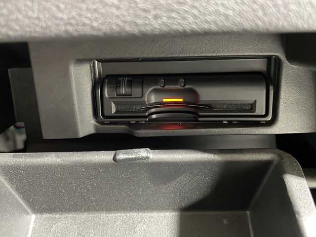 日産 セレナ ハイウェイスター Vセレクション 沖縄県 2017(平29)年 6.1万km ダイヤモンドブラック 禁煙車/純正９インチナビ/【ＣＤ／ＤＶＤ／フルセグＴＶ／Ｂｌｕｅｔｏｏｔｈ】/アラウンドビューカメラ/フリップダウンモニター/両側パワースライド/前方ドライブレコーダー/純正１６インチアルミ/ステアリングリモコン/コーナーセンサー/ＥＴＣ/スマートキー/プッシュスタート/ＵＳＢ/セーフティパックA/・SRSカーテンエアバッグシステム/・イドエアバッグシステム/・踏み間違い衝突防止アシスト/・インテリジェントパーキングアシスト