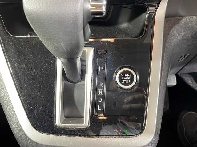 日産 セレナ ハイウェイスター Vセレクション 沖縄県 2017(平29)年 6.1万km ダイヤモンドブラック 禁煙車/純正９インチナビ/【ＣＤ／ＤＶＤ／フルセグＴＶ／Ｂｌｕｅｔｏｏｔｈ】/アラウンドビューカメラ/フリップダウンモニター/両側パワースライド/前方ドライブレコーダー/純正１６インチアルミ/ステアリングリモコン/コーナーセンサー/ＥＴＣ/スマートキー/プッシュスタート/ＵＳＢ/セーフティパックA/・SRSカーテンエアバッグシステム/・イドエアバッグシステム/・踏み間違い衝突防止アシスト/・インテリジェントパーキングアシスト